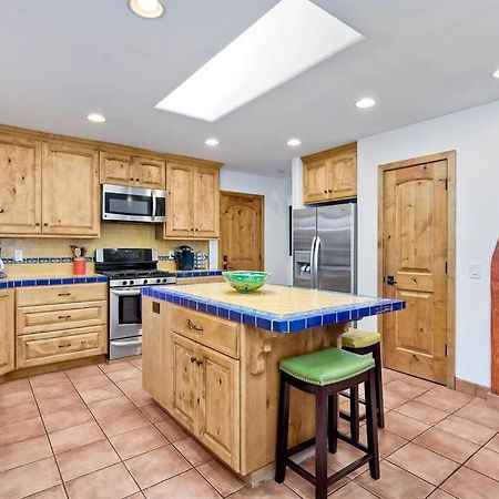 Great Group Retreat! Hacienda Decor, Spacious Floor Plan, Private Backyard Carlsbad Exterior photo