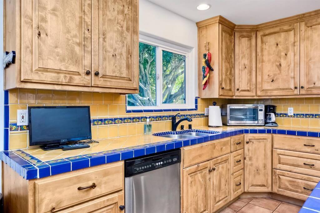 Great Group Retreat! Hacienda Decor, Spacious Floor Plan, Private Backyard Carlsbad Exterior photo